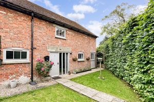 Photo 16- click for photo gallery